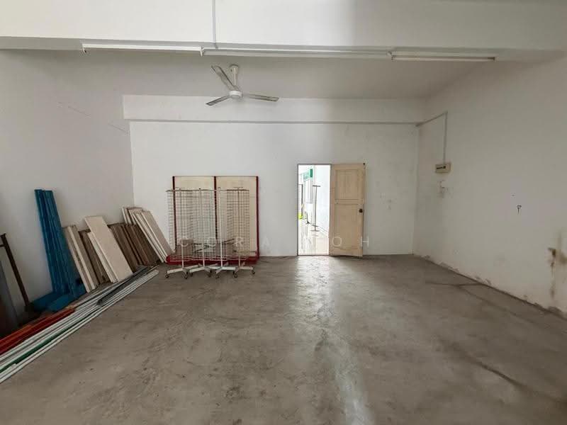 Shop / Office for Rent in Taman Kota Masai (Pasir Gudang) - Cora Loh - Interior - PropertyGuru.com.my