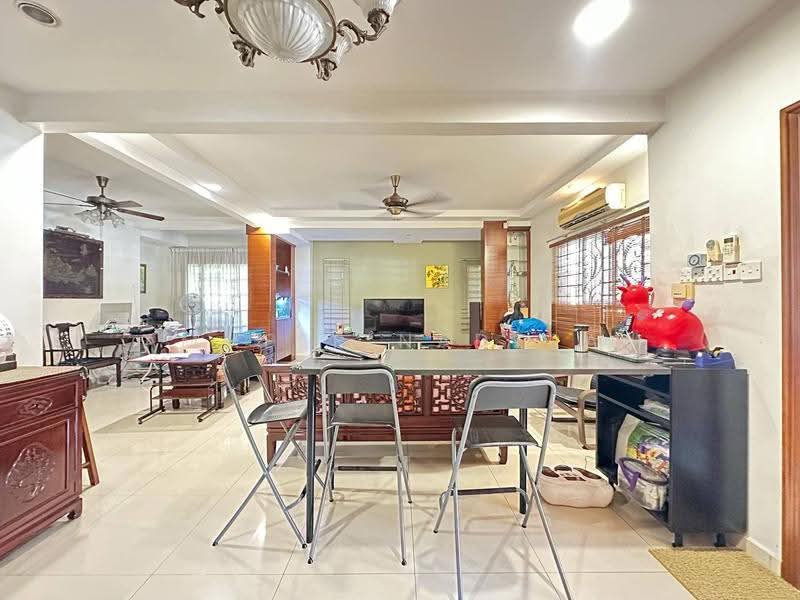 Rumah Teres 2-Tingkat untuk Dijual di Kota Kemuning (Shah Alam) - Ammeer Nadzrai - Living Room - PropertyGuru.com.my