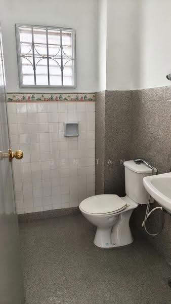 2-storey Terraced House for Sale in Taman Johor Jaya (Johor Bahru) - Iden Tan - Bathroom - PropertyGuru.com.my