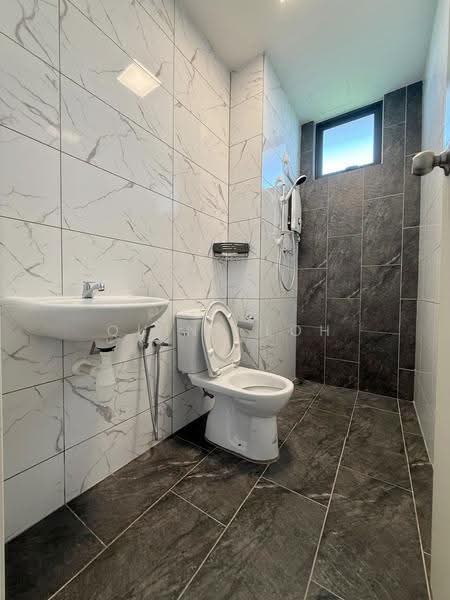 Kondominium untuk Disewa di Glisten Hill - Quinn Loh - Bathroom - PropertyGuru.com.my
