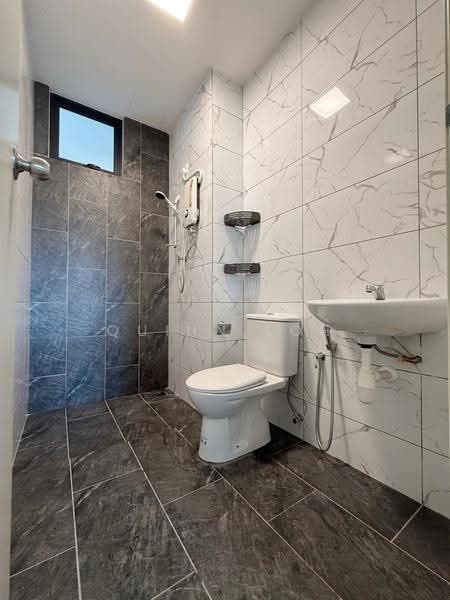 Kondominium untuk Disewa di Glisten Hill - Quinn Loh - Bathroom - PropertyGuru.com.my