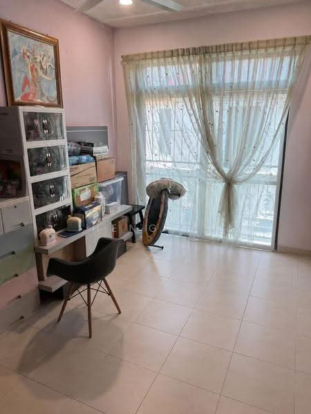 Cluster House for Sale in Austin Heights (Tebrau) - Heng Hy - Living Room - PropertyGuru.com.my