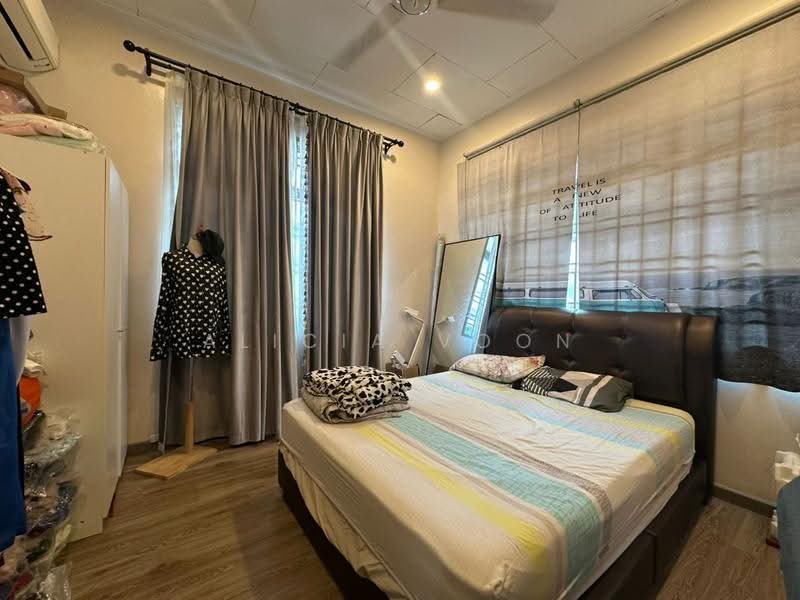 Semi-Detached House for Sale in Taman Bukit Jaya (Ulu Tiram) - Alicia Voon - Bedroom - PropertyGuru.com.my