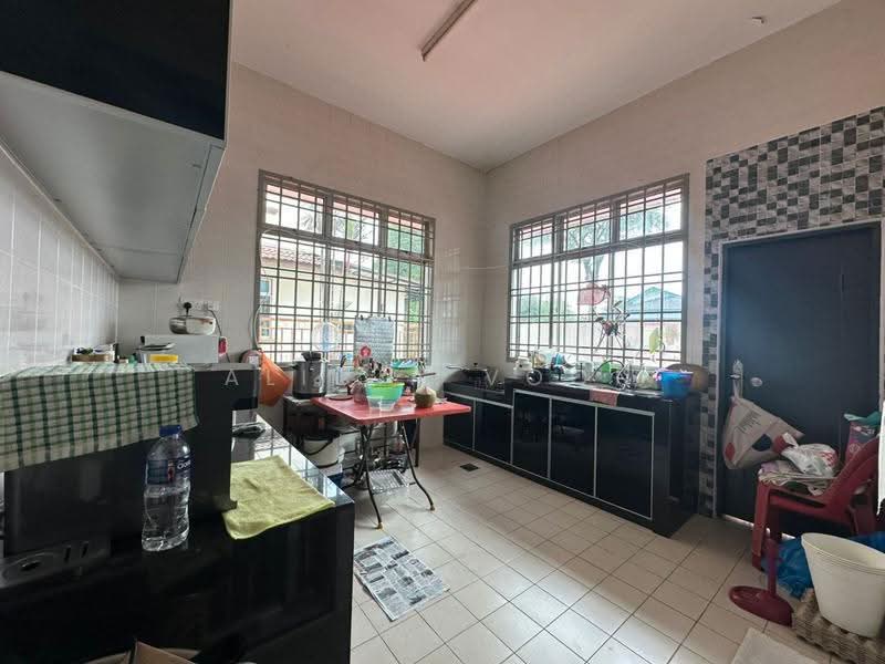 Semi-Detached House for Sale in Taman Bukit Jaya (Ulu Tiram) - Alicia Voon - Kitchen - PropertyGuru.com.my