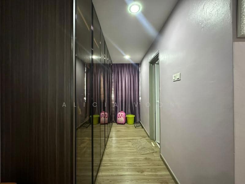 Semi-Detached House for Sale in Taman Bukit Jaya (Ulu Tiram) - Alicia Voon - Corridor - PropertyGuru.com.my
