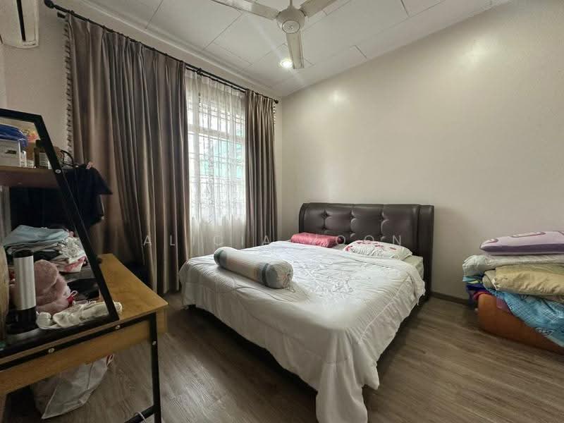 Semi-Detached House for Sale in Taman Bukit Jaya (Ulu Tiram) - Alicia Voon - Bedroom - PropertyGuru.com.my