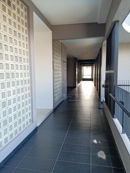 Kondominium untuk Dijual di Evoke Residence - Sunny Lok - Corridor - PropertyGuru.com.my