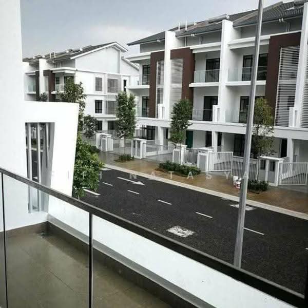 2.5-storey Terraced House for Sale in Bangi (Selangor) - Fifi Natasya - Exterior - PropertyGuru.com.my