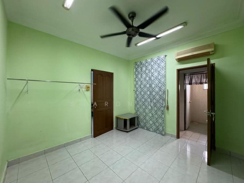 Rumah Teres 2.5-Tingkat untuk Disewa di Taman Perling (Perling) - Sharon Ng - Interior - PropertyGuru.com.my