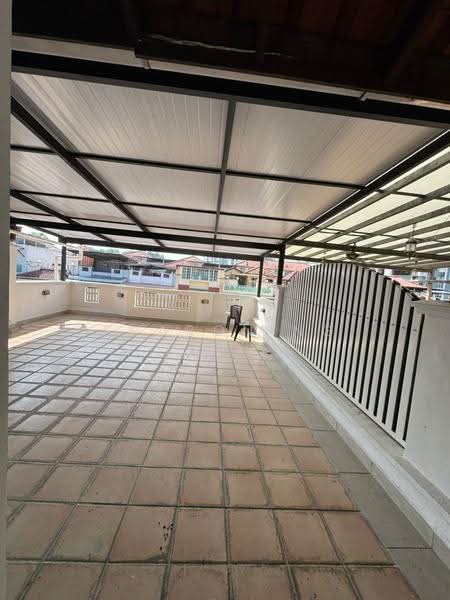Rumah Teres 2.5-Tingkat untuk Disewa di Taman Perling (Perling) - Sharon Ng - Balcony - PropertyGuru.com.my