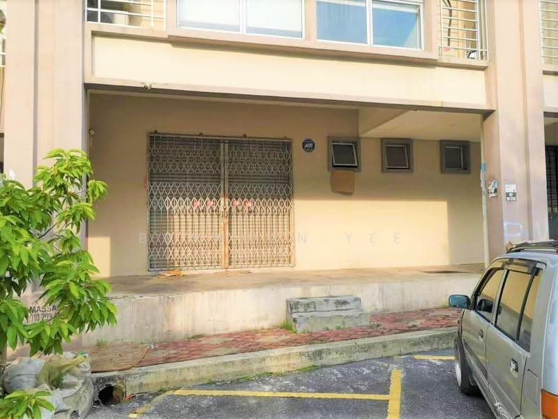 Shop for Rent in Bandar Putra Permai (Seri Kembangan) - Brandon Yee - Exterior - PropertyGuru.com.my
