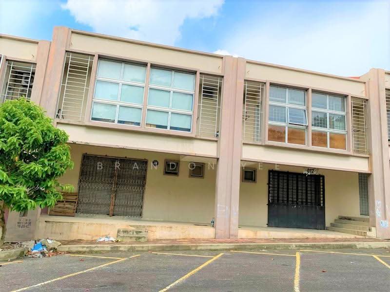 Shop for Rent in Bandar Putra Permai (Seri Kembangan) - Brandon Yee - Exterior - PropertyGuru.com.my