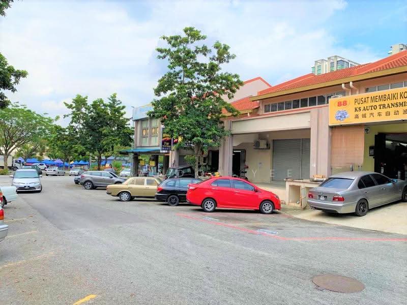 Shop for Rent in Bandar Putra Permai (Seri Kembangan) - Brandon Yee - Exterior - PropertyGuru.com.my