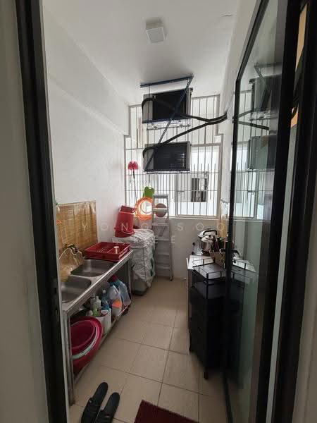 Service Residence for Rent at Mahkota Impian - Yong Soo Kee - Kitchen - PropertyGuru.com.my