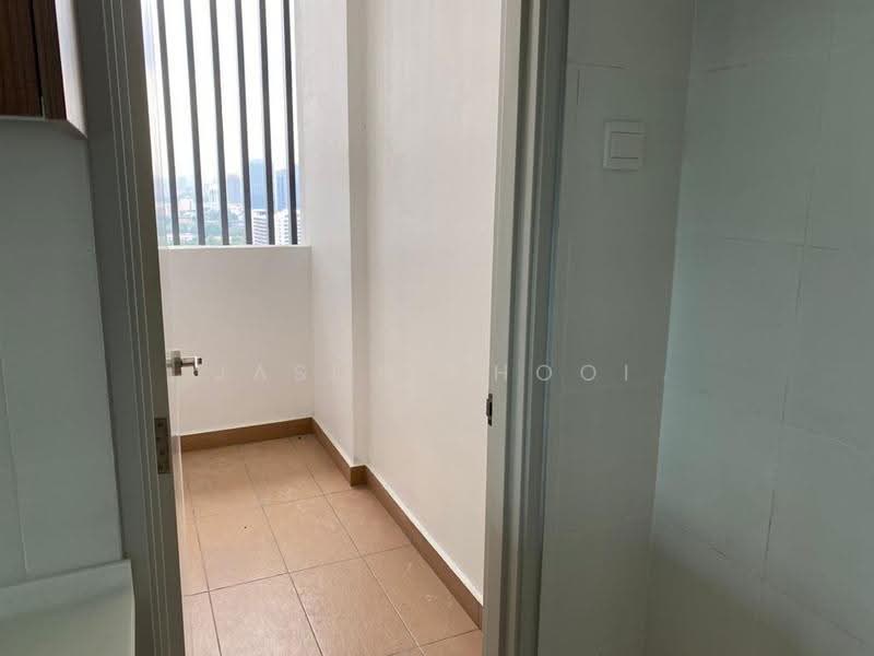 Kediaman Servis untuk Disewa di Pacific Star (Service Residence) - Jason Chooi - Balcony - PropertyGuru.com.my