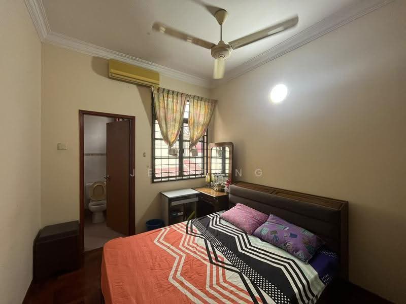 2-storey Terraced House for Sale in Permas Jaya (Johor Bahru) - Jet Pang - Bedroom - PropertyGuru.com.my