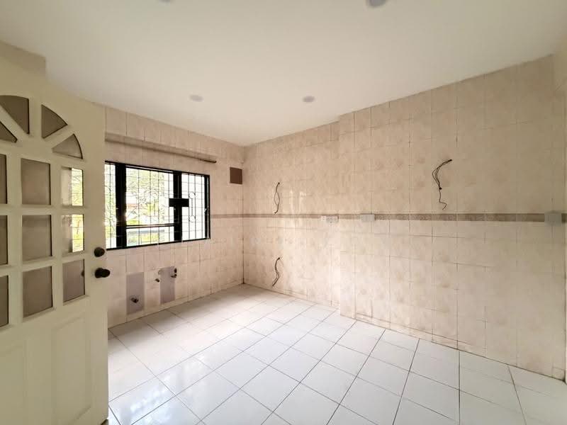 Condominium for Sale at Maxwell Towers - Elaine Kow - Kitchen - PropertyGuru.com.my