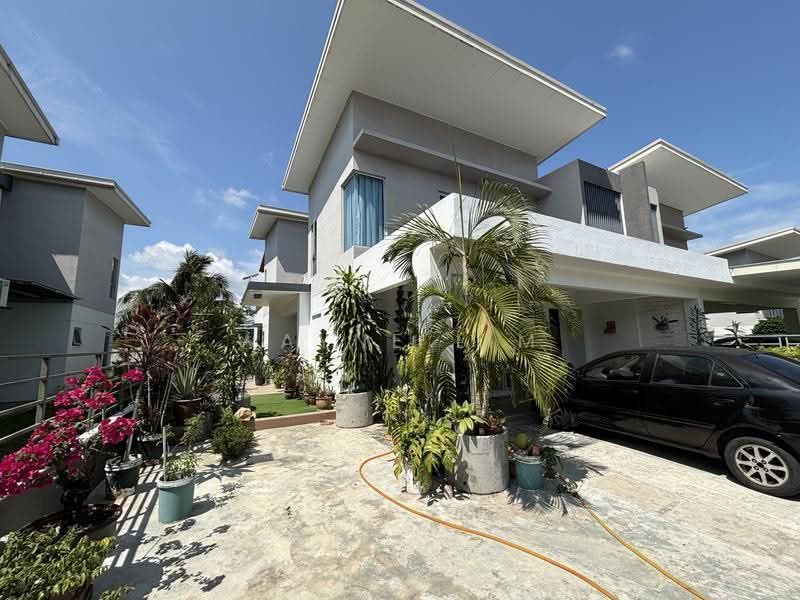 Semi-Detached House for Rent in Taman Pelangi Heights (Mantin) - Wayne Lim - Exterior - PropertyGuru.com.my