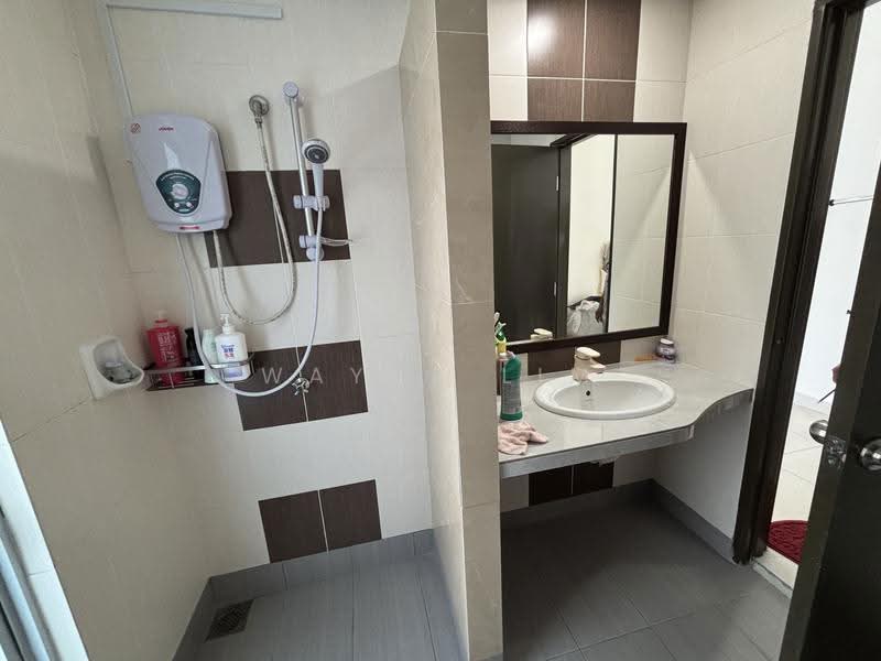 Semi-Detached House for Rent in Taman Pelangi Heights (Mantin) - Wayne Lim - Bathroom - PropertyGuru.com.my