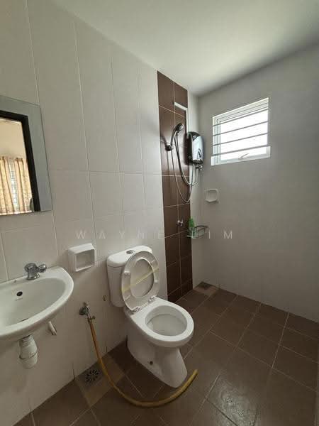 Semi-Detached House for Rent in Taman Pelangi Heights (Mantin) - Wayne Lim - Bathroom - PropertyGuru.com.my