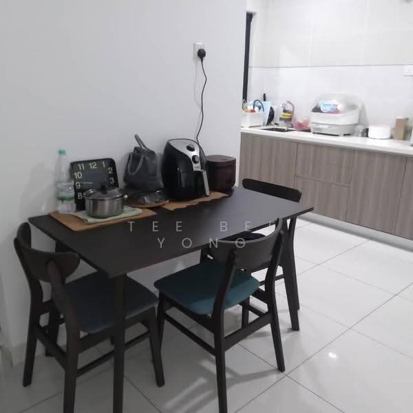 Condominium for Rent at Paraiso Residence @ The Earth - Tee Bee Yong - Dining Room - PropertyGuru.com.my