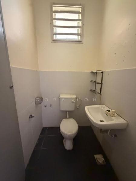 Shop / Office for Rent in Taman Kota Masai (Pasir Gudang) - Cora Loh - Bathroom - PropertyGuru.com.my