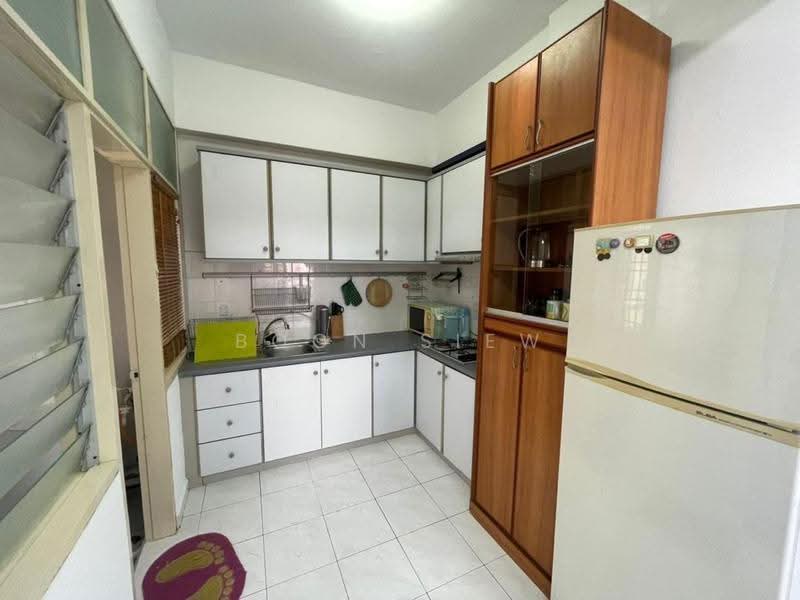 Apartment for Sale at Bukit Dumbar Permai - Boon Siew - Kitchen - PropertyGuru.com.my