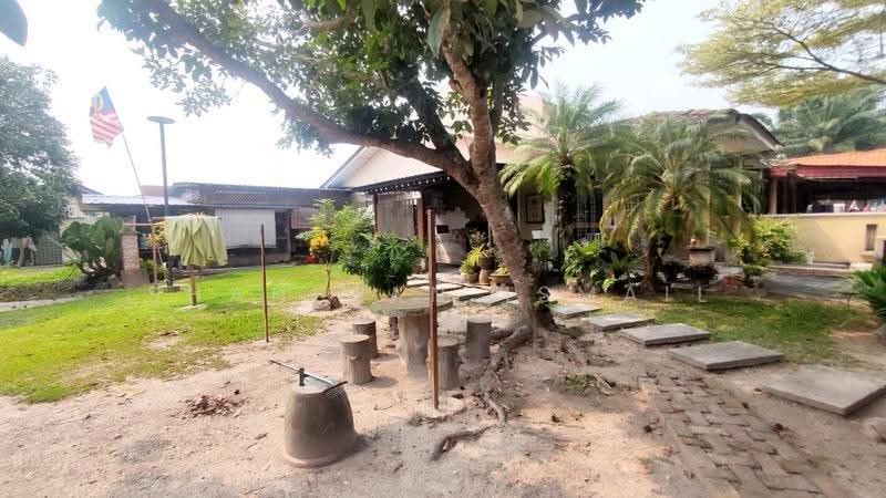 1-storey Terraced House for Sale in Banting (Selangor) - Shahidan Ismail - Exterior - PropertyGuru.com.my