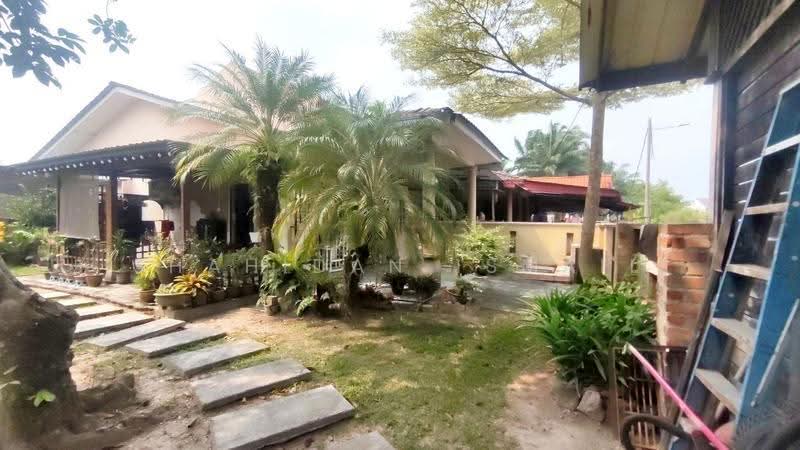 1-storey Terraced House for Sale in Banting (Selangor) - Shahidan Ismail - Exterior - PropertyGuru.com.my
