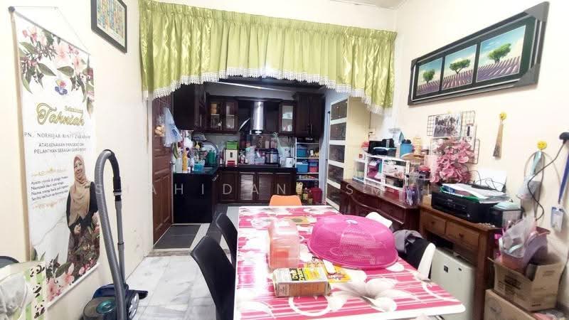 1-storey Terraced House for Sale in Banting (Selangor) - Shahidan Ismail - Kitchen - PropertyGuru.com.my