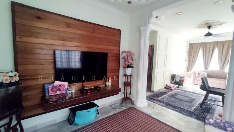 1-storey Terraced House for Sale in Banting (Selangor) - Shahidan Ismail - Living Room - PropertyGuru.com.my