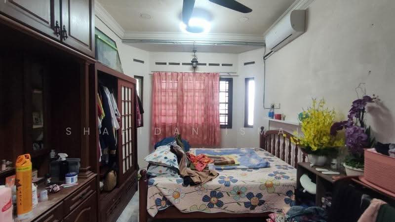 1-storey Terraced House for Sale in Banting (Selangor) - Shahidan Ismail - Bedroom - PropertyGuru.com.my