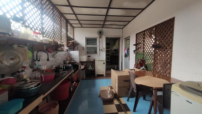 1-storey Terraced House for Sale in Banting (Selangor) - Shahidan Ismail - Kitchen - PropertyGuru.com.my