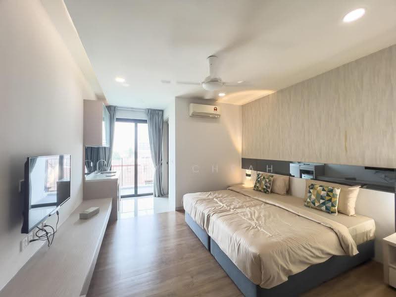Kediaman Servis untuk Dijual di Tropical Villa - Jeff Cheah - Bedroom - PropertyGuru.com.my