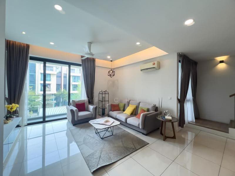 Kediaman Servis untuk Dijual di Tropical Villa - Jeff Cheah - Living Room - PropertyGuru.com.my