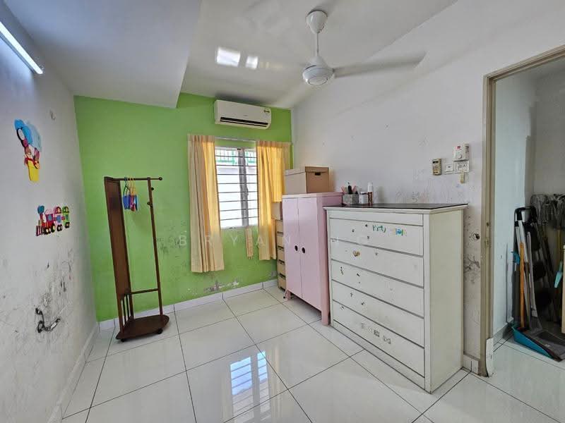 2-storey Terraced House for Sale in Taman Pertama (Cheras) - Bryan Ng - Bedroom - PropertyGuru.com.my