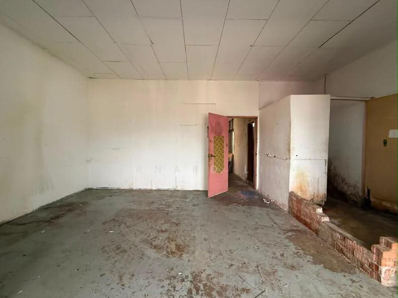 Shop for Rent in Taman Tampoi Utama (Johor Bahru) - Bernard Lim - Interior - PropertyGuru.com.my