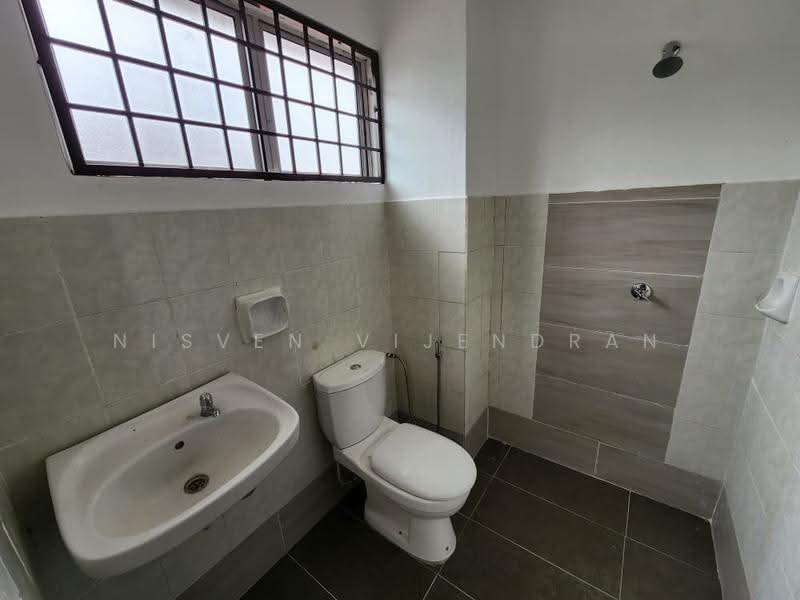 2-storey Terraced House for Rent in Jenjarom (Selangor) - Nisven Vijendran - Bathroom - PropertyGuru.com.my
