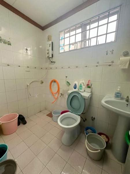 Rumah Teres 2-Tingkat untuk Dijual di Bandar Menjalara (Kuala Lumpur) - Kiing TW - Bathroom - PropertyGuru.com.my