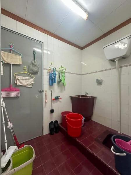 Rumah Teres 2-Tingkat untuk Dijual di Bandar Menjalara (Kuala Lumpur) - Kiing TW - Bathroom - PropertyGuru.com.my