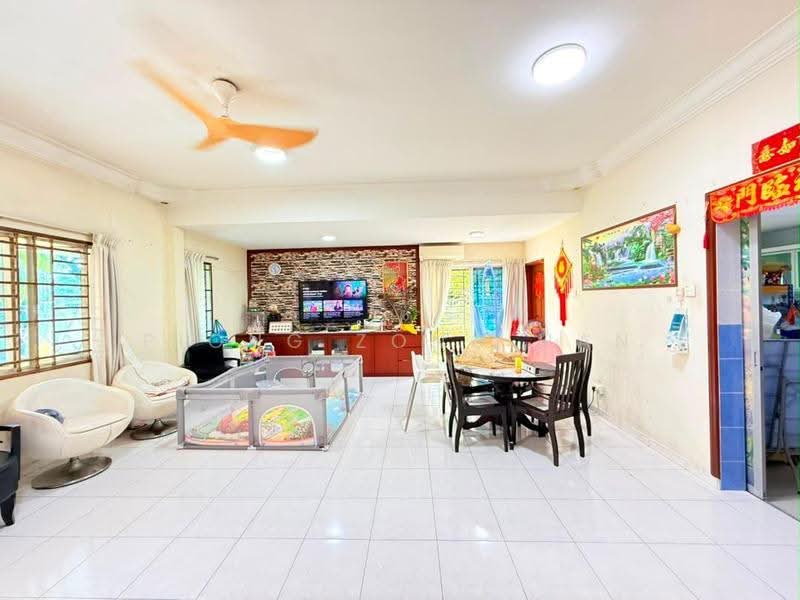 2-storey Terraced House for Sale in Taman Setia Indah (Tebrau) - Piong Zong Han - Living Room - PropertyGuru.com.my