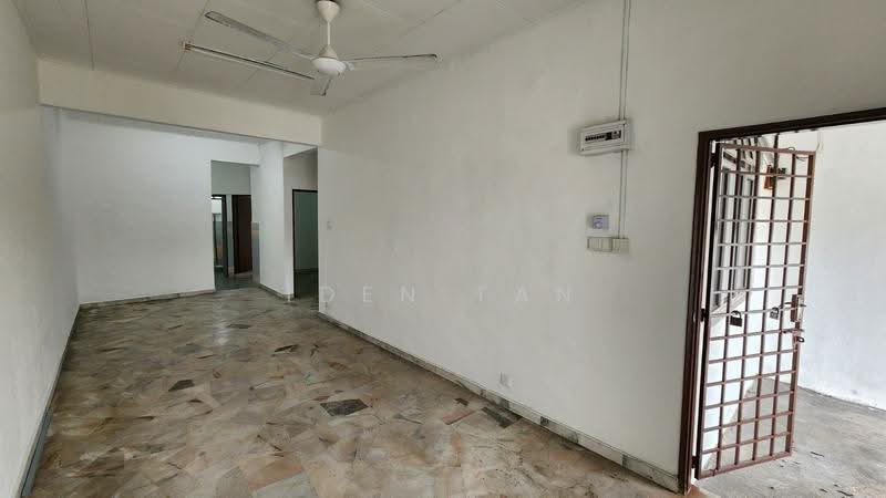 1-storey Terraced House for Sale in Taman Johor Jaya (Johor Bahru) - Iden Tan - Interior - PropertyGuru.com.my