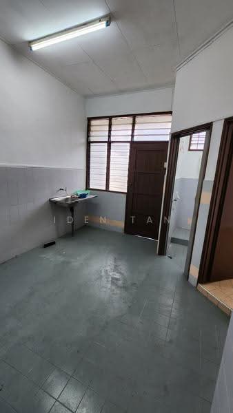 1-storey Terraced House for Sale in Taman Johor Jaya (Johor Bahru) - Iden Tan - Interior - PropertyGuru.com.my