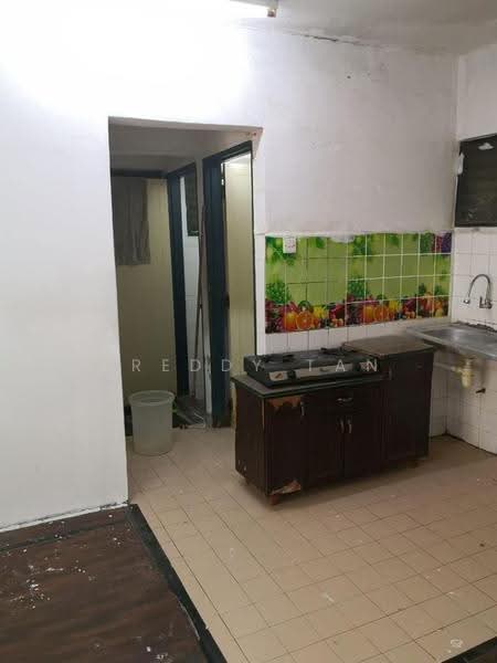 Flat for Sale at Desa Baiduri - Freddy Tan - Kitchen - PropertyGuru.com.my