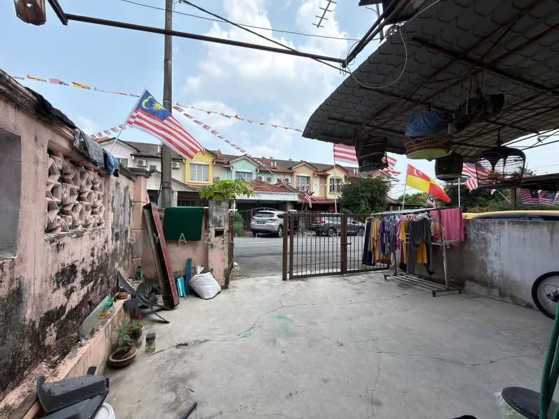 2-storey Terraced House for Sale in Bandar Bukit Mahkota (Bangi) - Syazue Wanie - Exterior - PropertyGuru.com.my