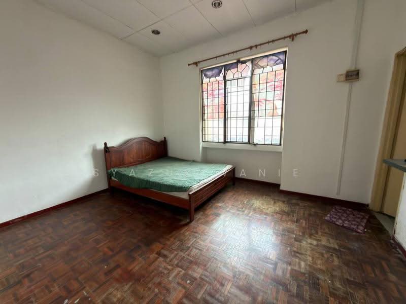 2-storey Terraced House for Sale in Bandar Bukit Mahkota (Bangi) - Syazue Wanie - Bedroom - PropertyGuru.com.my