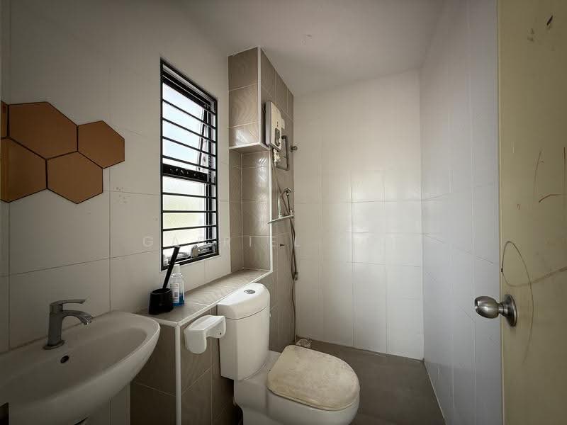 Rumah Berkembar untuk Dijual di Setia Impian (Setia Alam) - GABRIEL GOH - Bathroom - PropertyGuru.com.my