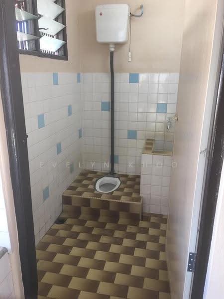 Rumah Banglo untuk Dijual di Taman Maxwell (Ipoh) - Evelyn Khoo - Bathroom - PropertyGuru.com.my