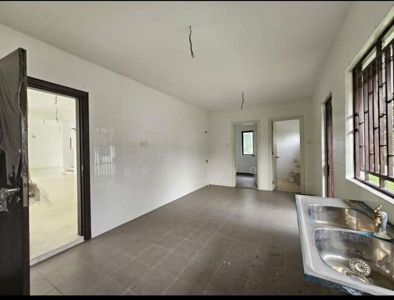Rumah Banglo untuk Dijual di Jade Hills (Kajang) - Bryan Ng - Kitchen - PropertyGuru.com.my
