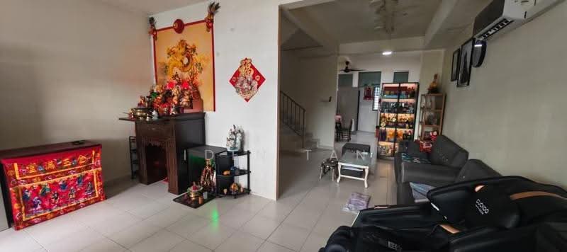 2-storey Terraced House for Sale in Taman Pulai Mutiara (Iskandar Puteri (Nusajaya)) - Iden Tan - Living Room - PropertyGuru.com.my